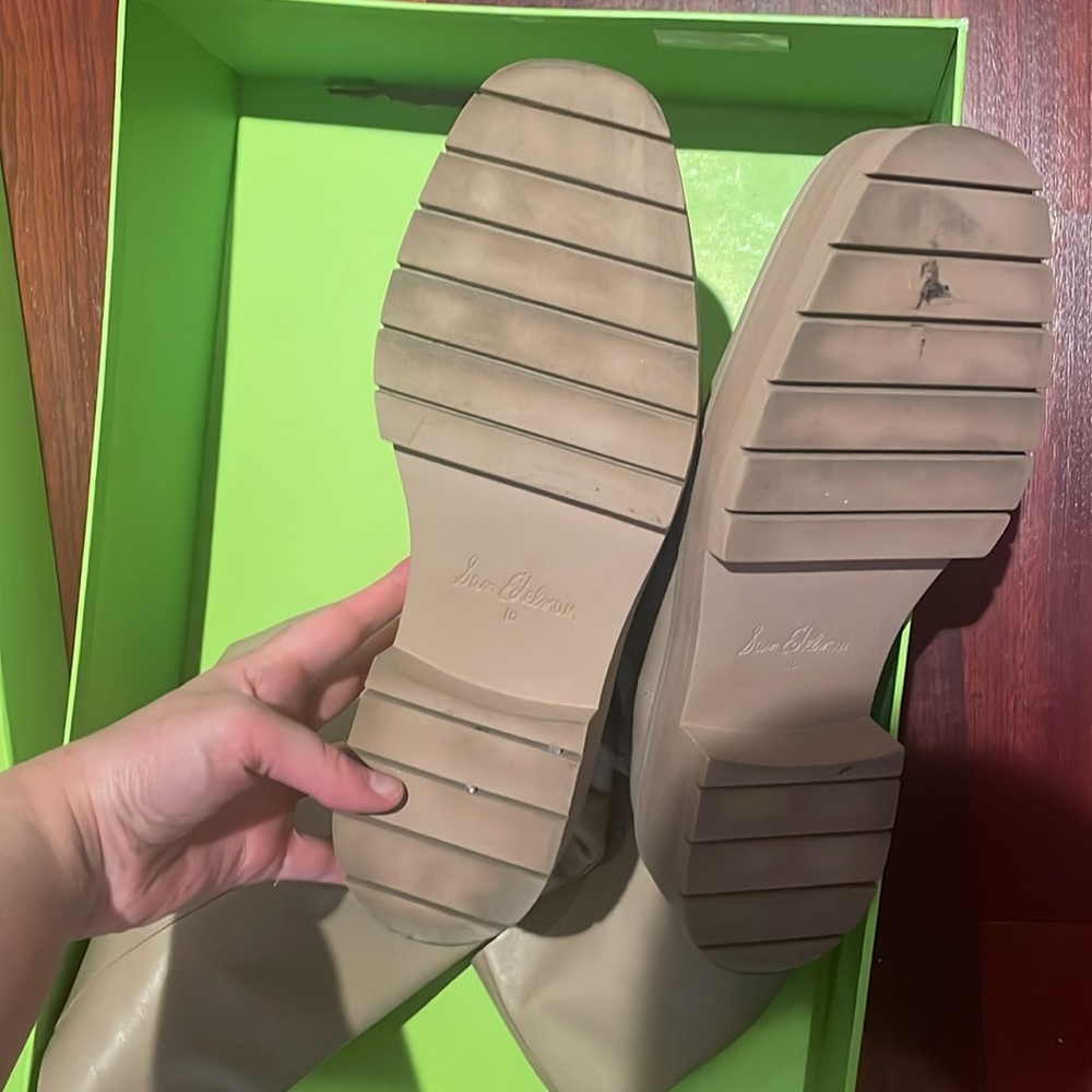 Boots - Picture 4 of 5